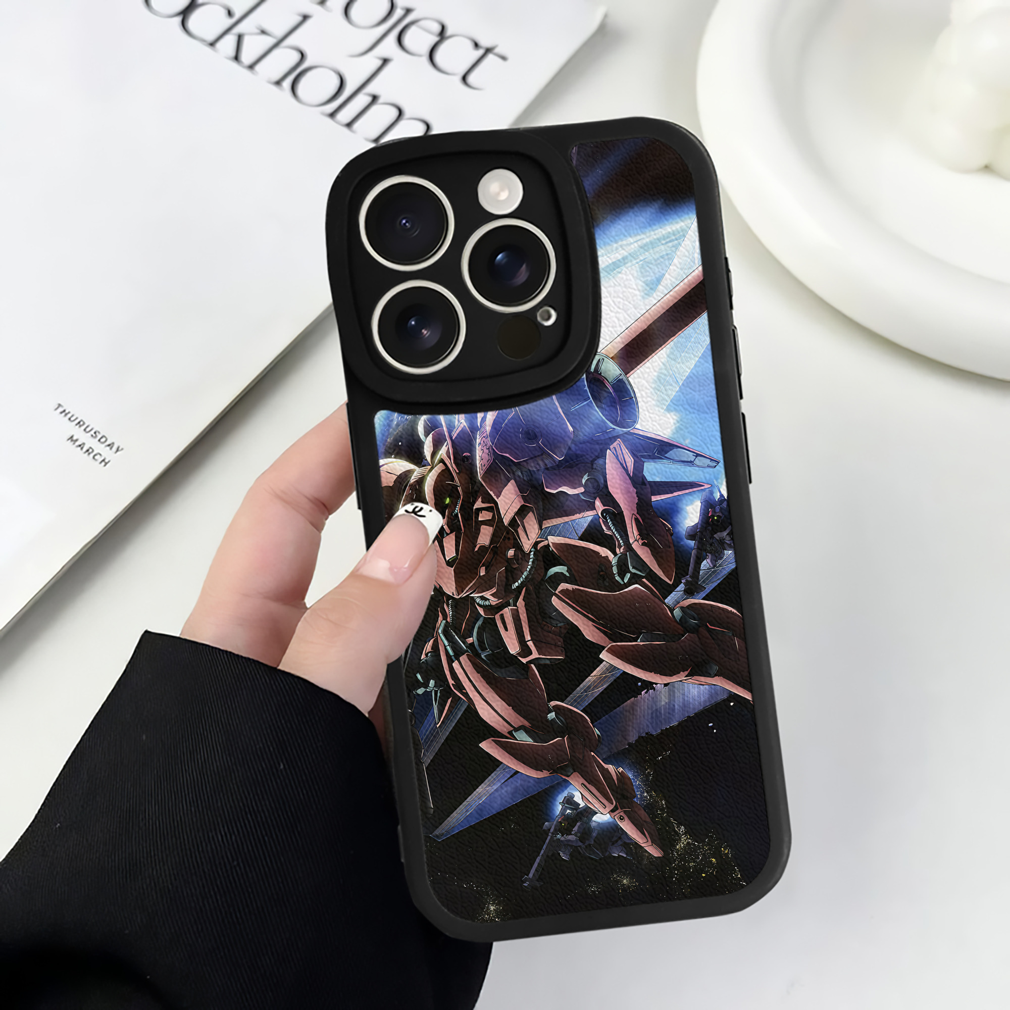 （画像用） 機動戦士ガンダム Mobile Suit Gundam 【iPhone 16シリーズ対応】シリコンスマホケース（レザー調） 材質：シリコン